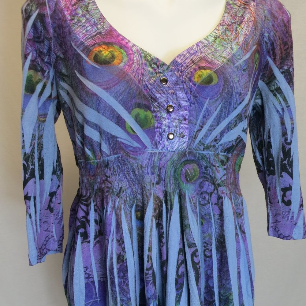 APT 9 handkerchief bottom shirt